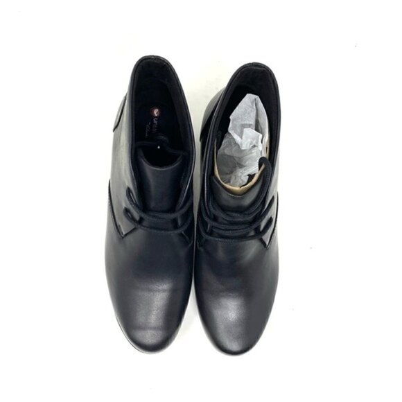 Clarks Un.Damson Tie black leather ankle boots - Picture 6 of 7